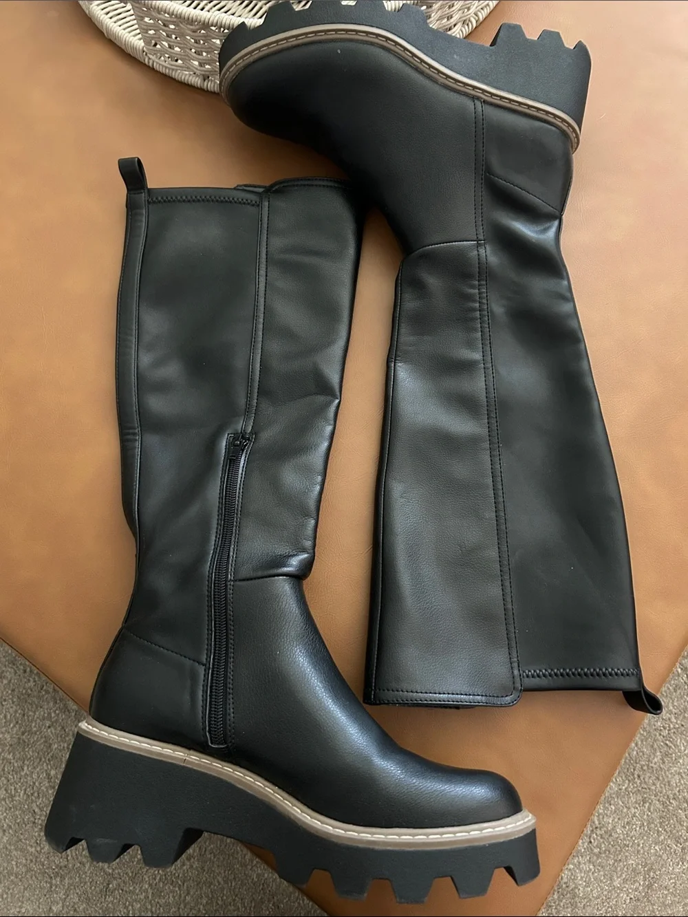 Dolce Vita Voleta Black Chunky Lug Sole Boots Sz 8
